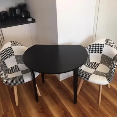 Villa-doerr 30m² + 1500m² Garten Appartamento